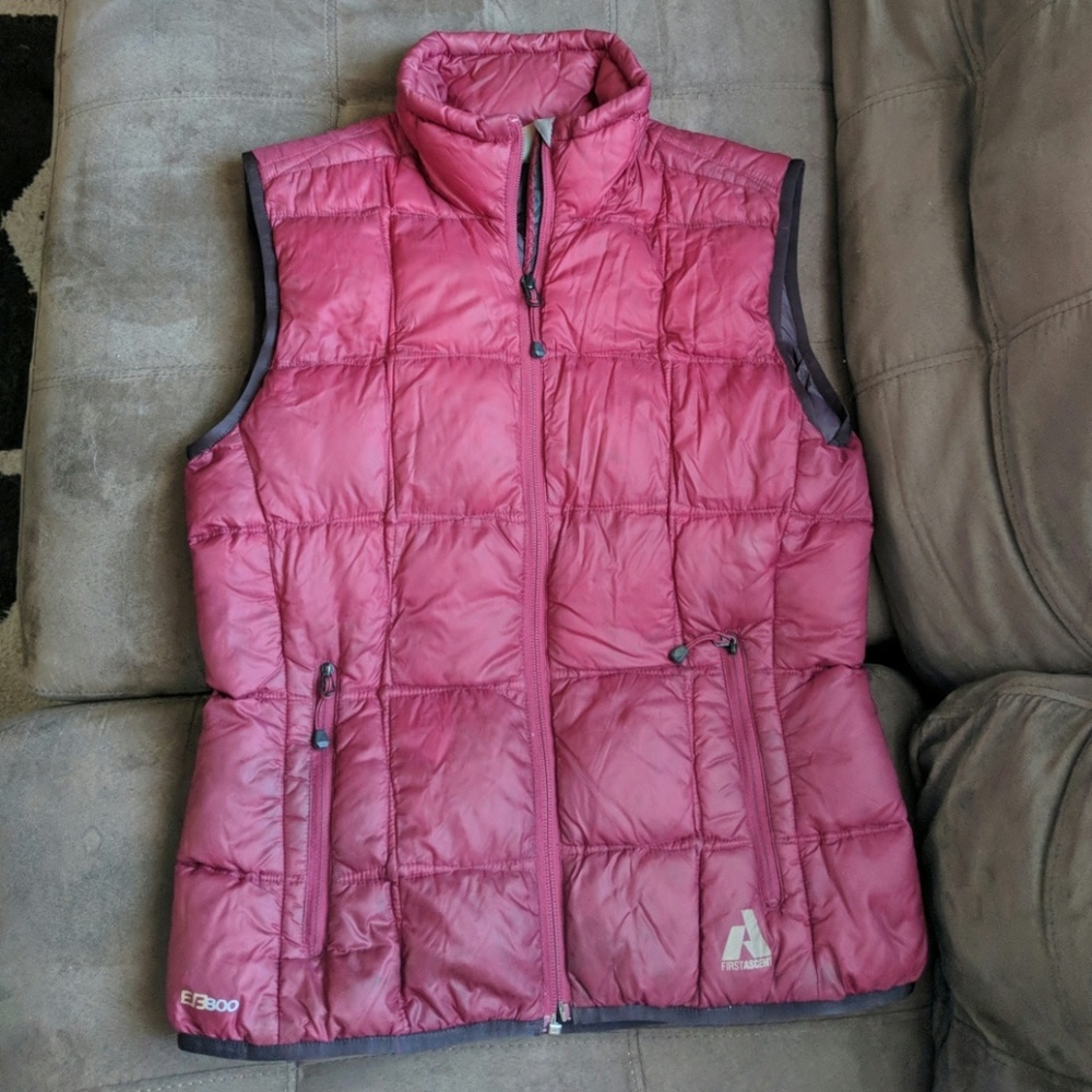 Eddie bauer / first ascent down vest